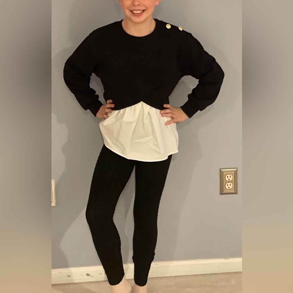 NWT Zara top black & white 9- 10 sweater/blouse